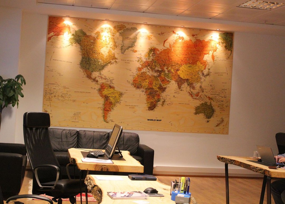 Toprak Tonlu Dünya Haritası — Ofis Duvarı